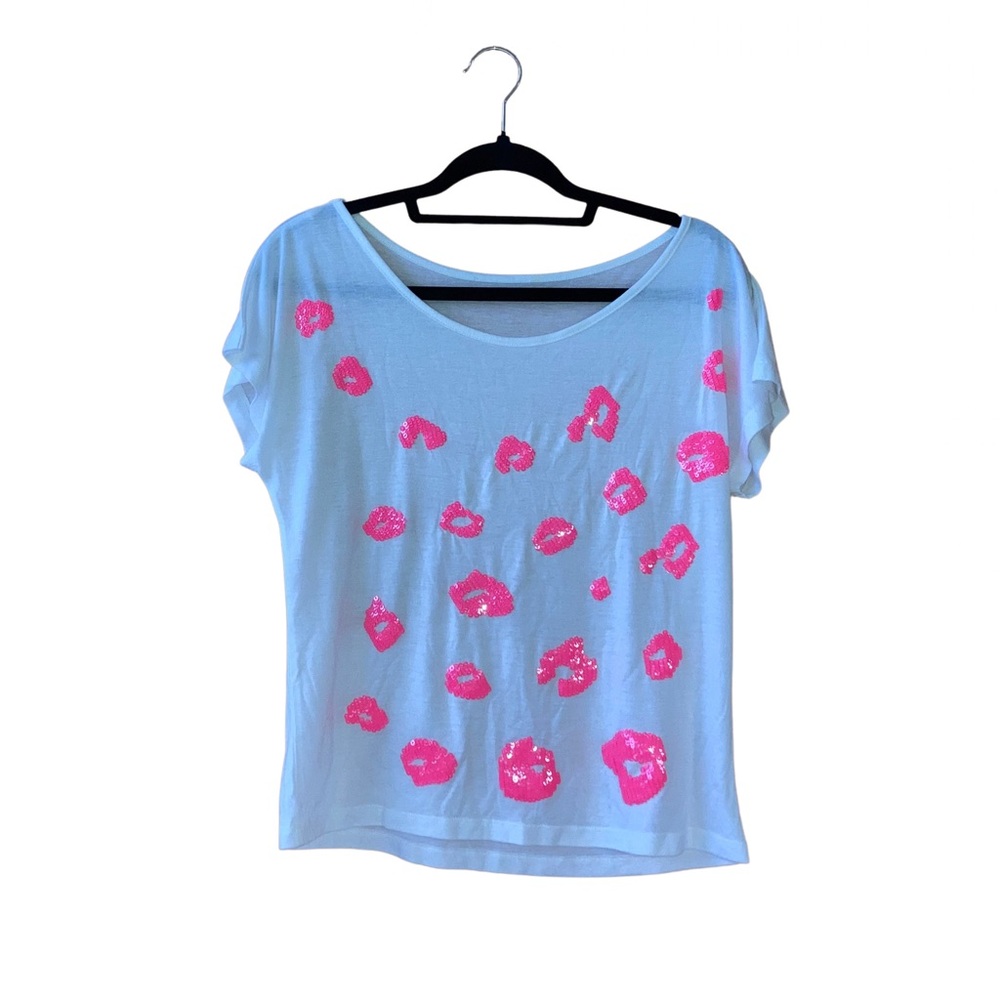 White tee with pink sequence
